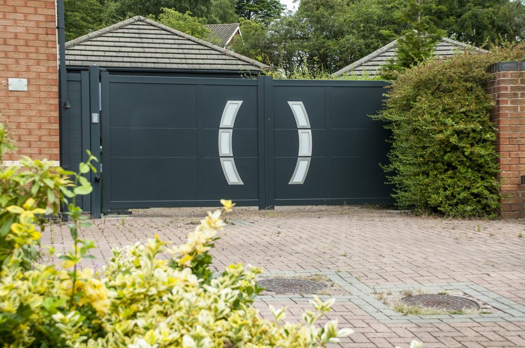 Smart & Secure Aluminium Gate